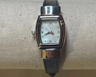 Minimalist Sleek Pearlized Mary Kay Leather Watch