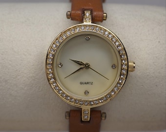 Classic Vintage 1990's Leather Women's Gold Watch
