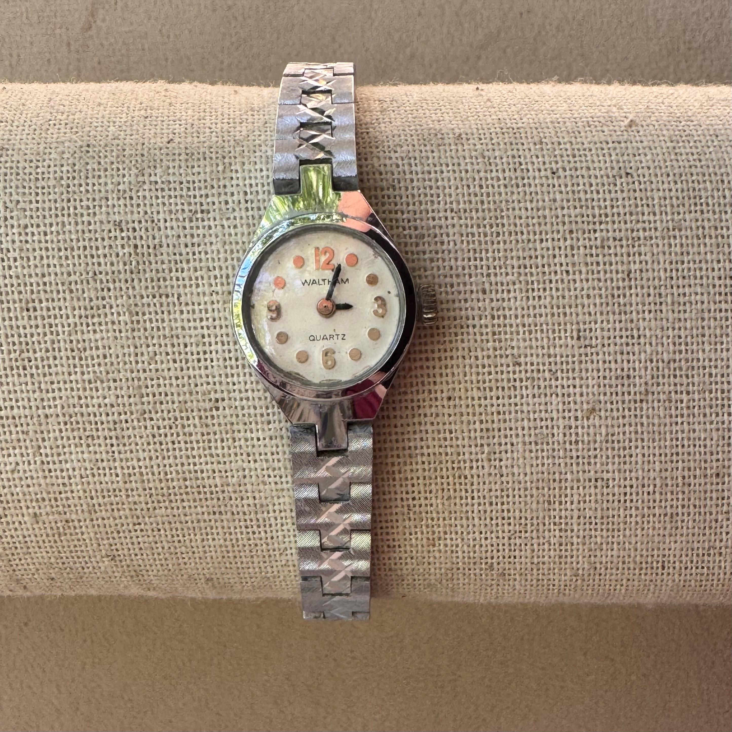 Waltham Silver Bracelet Watch • Dainty Women display picture 1