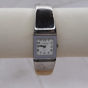 Vintage Silver Cuff Damarmbandsklocka – Elegant rektangulär urtavla, armband