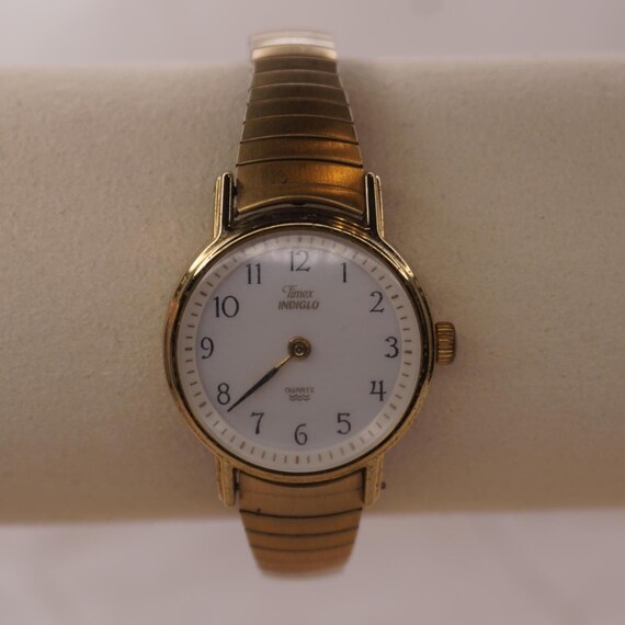 Timex Indiglo Gold Women display picture 2