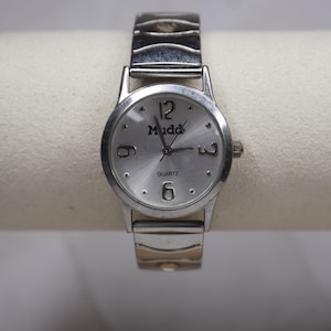 Y2k Trifft Glam Rocker, Vintage 90's Ära Uhr