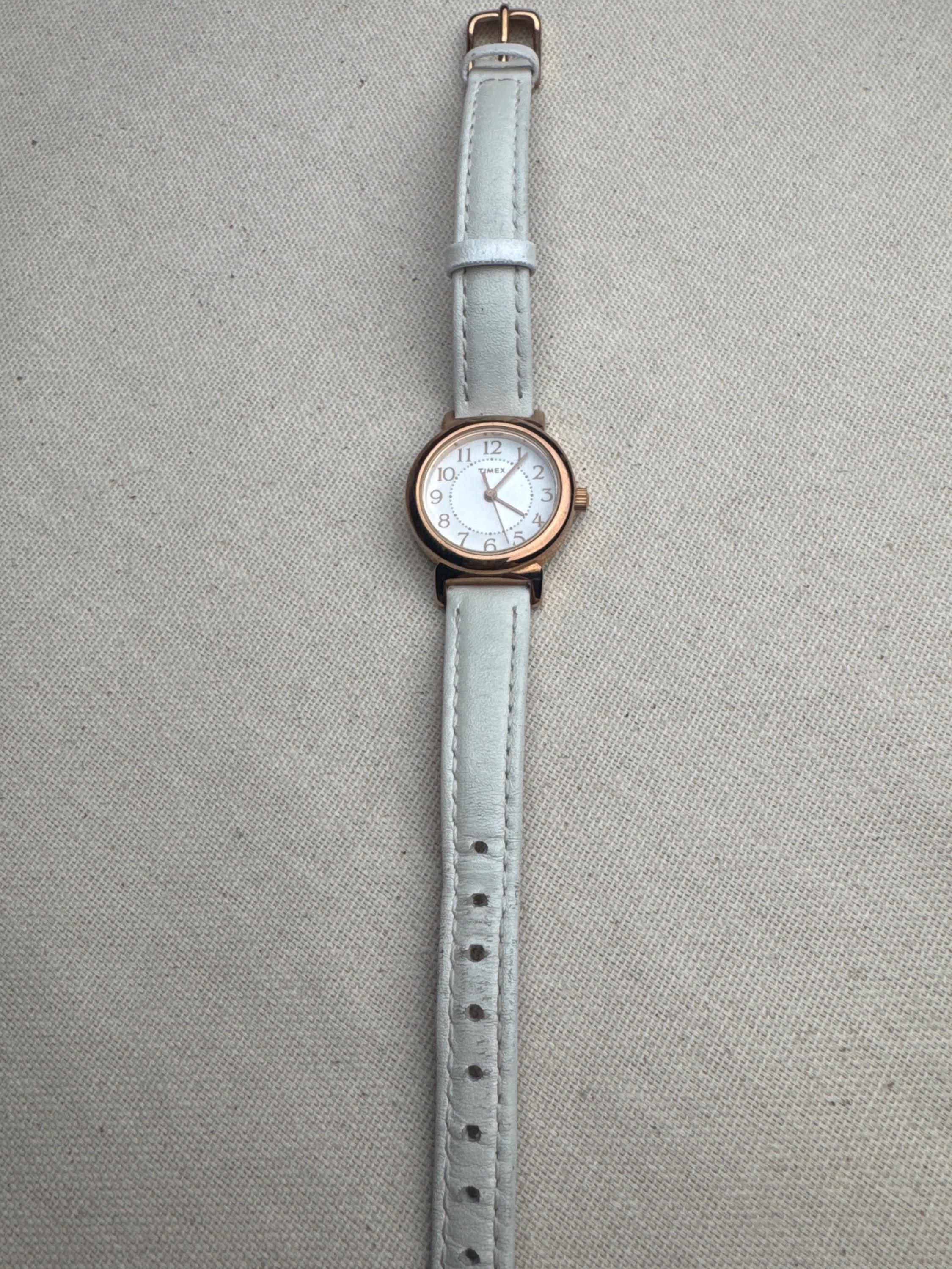 Vintage White Leather and Rose Gold Timex - Etsy display picture 2