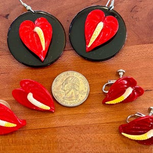Vintage Hawaiian anthurium earrings carved red mid century modern clip on pierced screwback antique Ming’s style jewelry classic retro READ