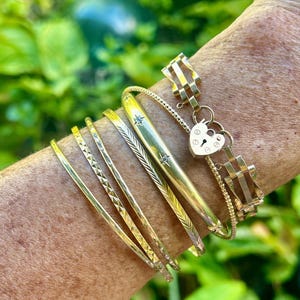 Victorian 9k gold Heart Padlock charm gate bracelet, triple English Victorian style jewelry.