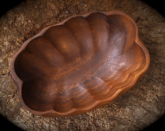 hand-carved wooden bowl "12 circle"