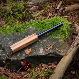 XXXL-Feuerstahl mit handgeschnitztem Buchenholzgriff für Bushcraft - Lagerfeuer und Wildnis - Abenteuer