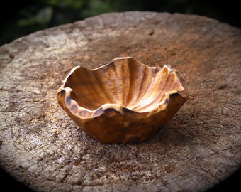 hand-carved wooden bowl "Freya"