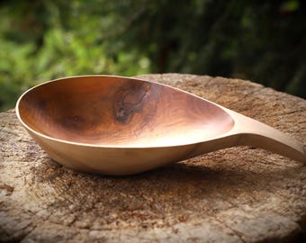 hand-carved wooden bowl "Poire"