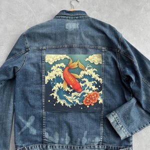 Toppa giapponese con pesce Koi. Grandi toppe termoadesive per giacche. Toppe posteriori.