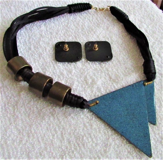 Vintage Enamel Memphis New Wave Necklace and Earr… - image 3