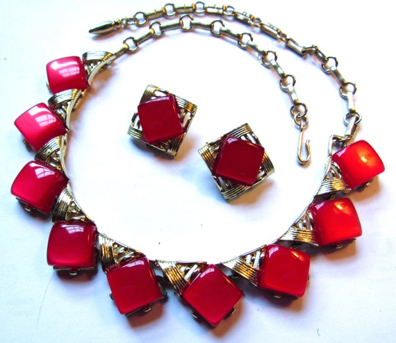 Vintage CORO Cherry Red Thermoset Choker Earrings… - image 1