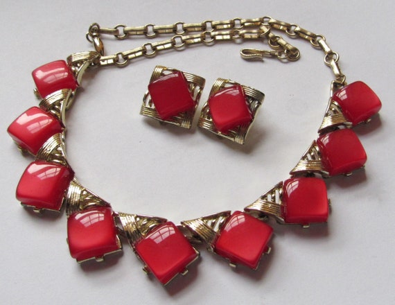 Vintage CORO Cherry Red Thermoset Choker Earrings… - image 2