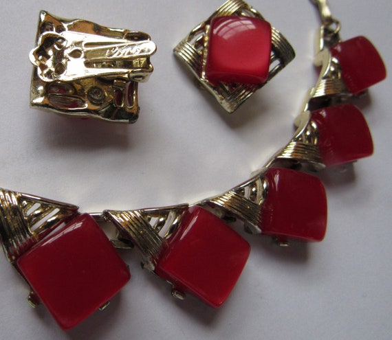 Vintage CORO Cherry Red Thermoset Choker Earrings… - image 4