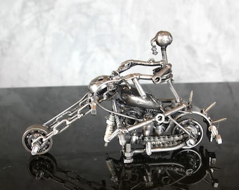 手作りのミニバイク、ナットとボルト、金属アート、男性へのギフト