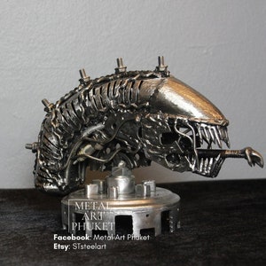 Alien&#39;s Head Scrap Metal Sculpture