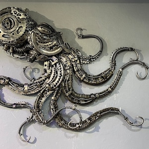 Escultura de pulpo gigante de chatarra hecha a medida