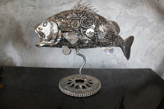 金魚アート - 金属製 深堀隆介展「金魚鉢、地球鉢。」が上野の森美術館で開催へ。約300点の