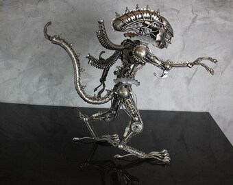 エイリアンにインスパイアされたスクラップメタルアート - Etsy 日本