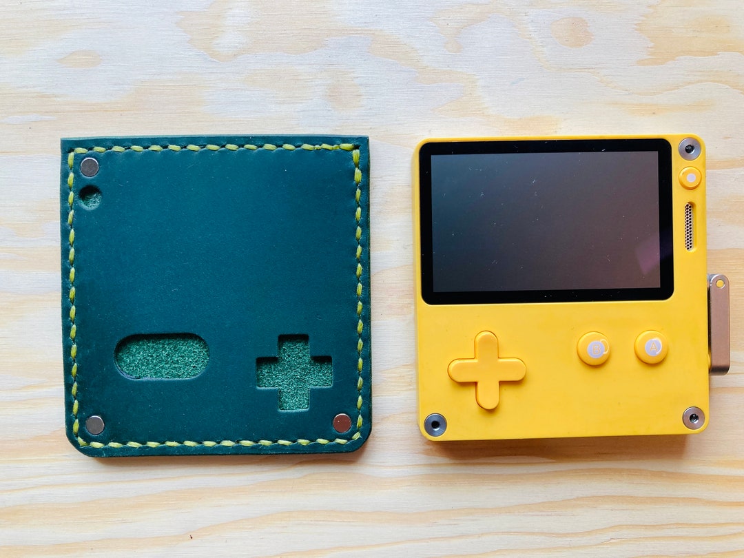 Playdate カバー付き Panic PLAYDATE with PURPLE Cover - 24 Games - Handheld Console by