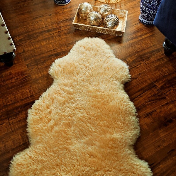 Baby Sheepskin Rug Small Sheep Fur Rug 2.5 ft X 1.5 ft Eco Friendly Wool Lambskin Rug Natural Sheep Skin Rug Mat Christmas Decor