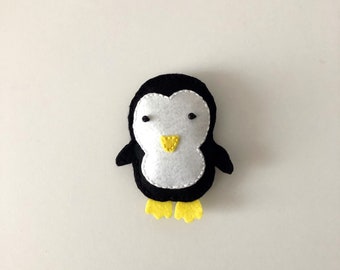 Kleiner Mini Pinguin aus Filz, Talisman, Glücksbringer, kleiner Freund, Taschenglück, Wegbegleiter, Unterstützer, Filztier handgemacht