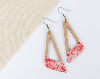 CLEA earrings in wood and Japanese paper with red cherry blossom patterns