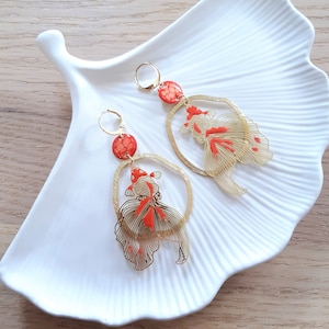 TOKYO earrings with gold Japanese fish print and coral sequin