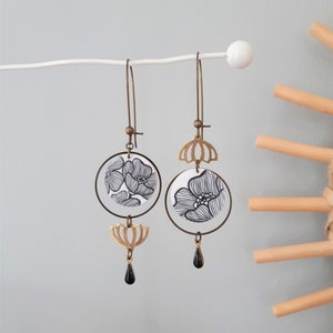 MARJORIE asymmetrical earrings, Japanese paper and black enamel sequin
