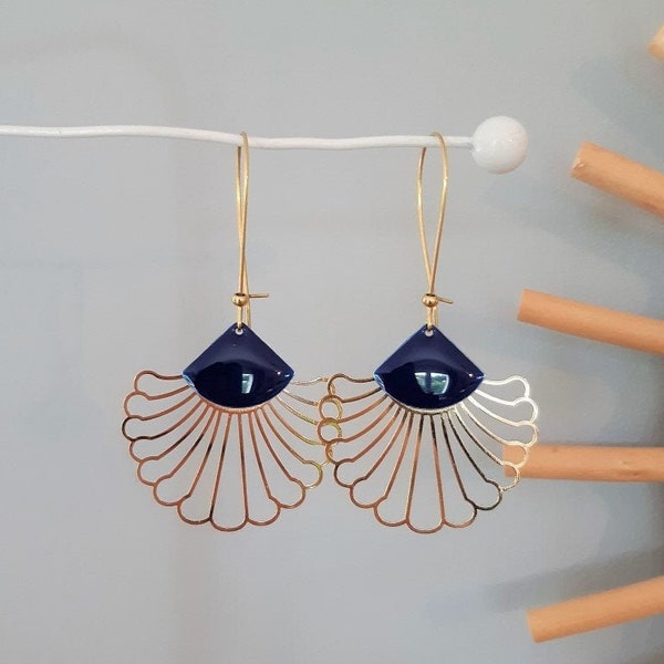 Boucles d'oreilles NINON estampe dorée et sequin émaillé blanc ou bleu nuit