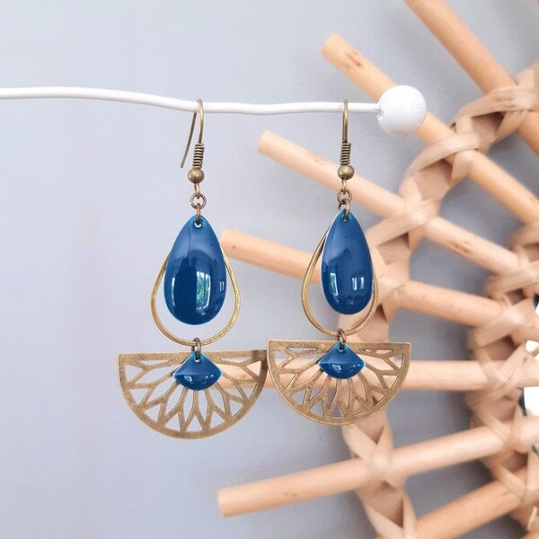 Boucles d'oreilles LAURA breloque bronze géométrique et sequin émaillé  bleu pétrole ou kaki