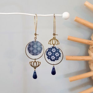 Asymmetrical DEBBY earrings, Japanese paper and midnight blue enameled sequin