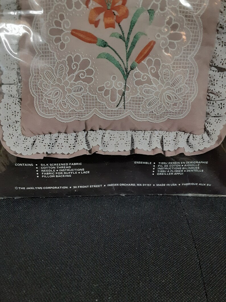 Vintage Charmin Chainstitching Pillow Craft Kit Tiger Lily New In Package Janlynn Corp Ann Benson # 35-76