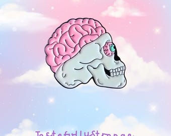 Trippy Skull & Brain Enamel Pin – Aesthetic Psychedelic Lapel Pin | Gothic, Alt Fashion, Cute Creepy Accessory
