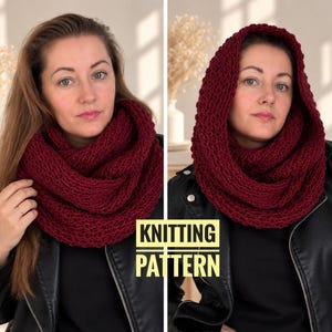 Puede incluir: Una bufanda infinita de punto grueso en color burdeos oscuro, usada alrededor del cuello y subida sobre la cabeza como capucha. La bufanda presenta un patrón texturizado de punto abierto. El texto KNITTING PATTERN aparece en letras amarillas sobre fondo negro.