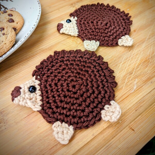 Crochet Hedgehog Coaster/ Woodland Crochet Animal Coaster / Housewarming Gift / Apartment Gift / Teen Gift / Kawaii Animal