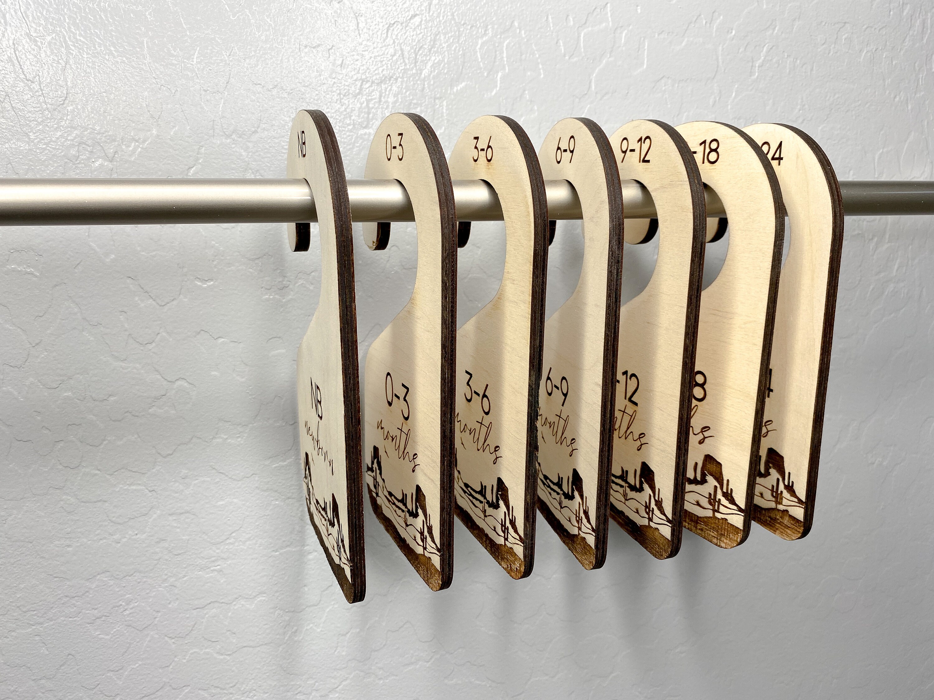 Baby SchrankTeiler Holz gravierte Trennteile Holz Baby | Etsy