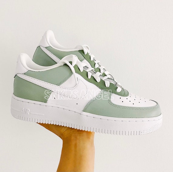 vliegtuigen Met pensioen gaan Missie Custom nike air force 1 lage avocado salie groen - Etsy België