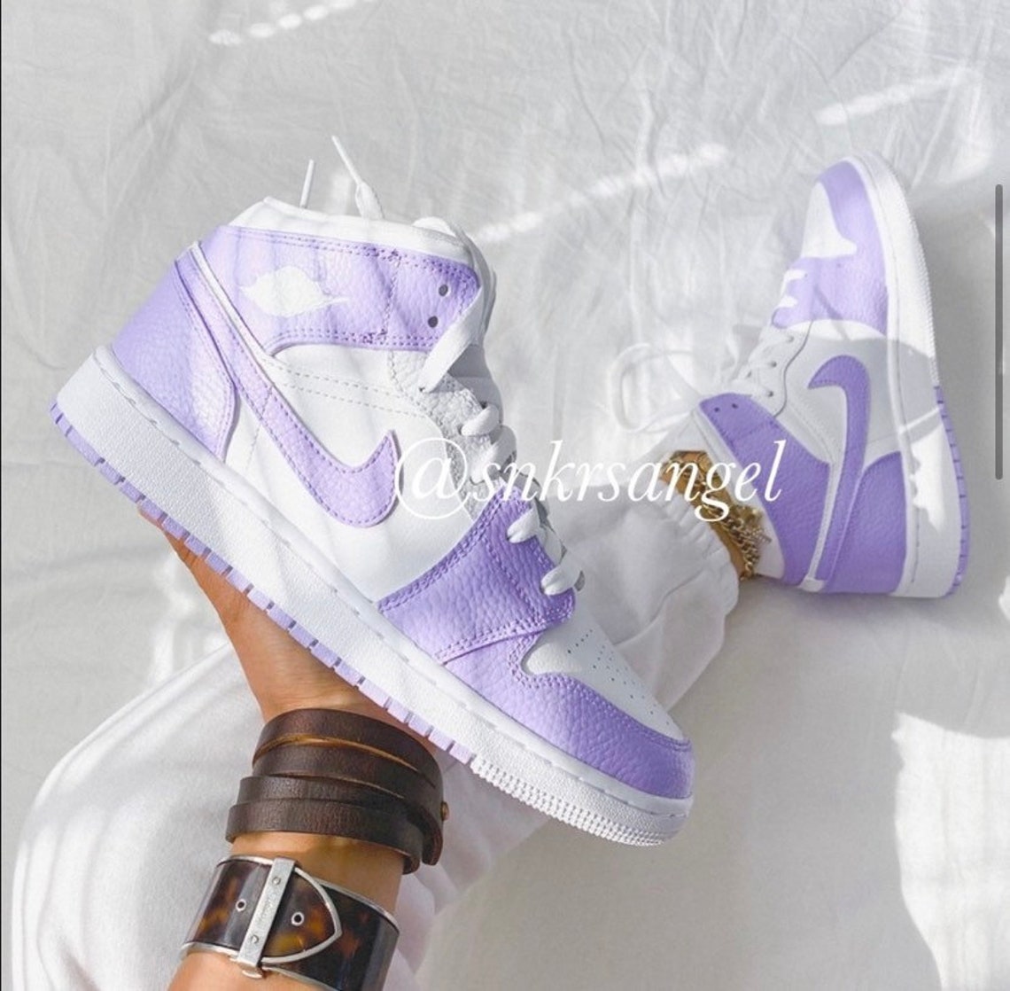 Custom Jordan 1 Mid lilac - Etsy