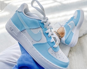 ★NIKE AF1★送関込★ブルーライトニング 色合いのスニーカー ☆NIKE AF1☆送関込☆ブルーライトニング 色合いのスニーカー