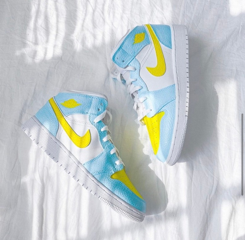 Preview: Air Jordan 1 Low Blue Yellow - Le Site de la Sneaker