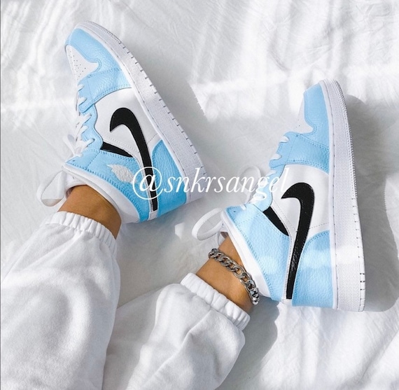 jordan mid 1 baby blue