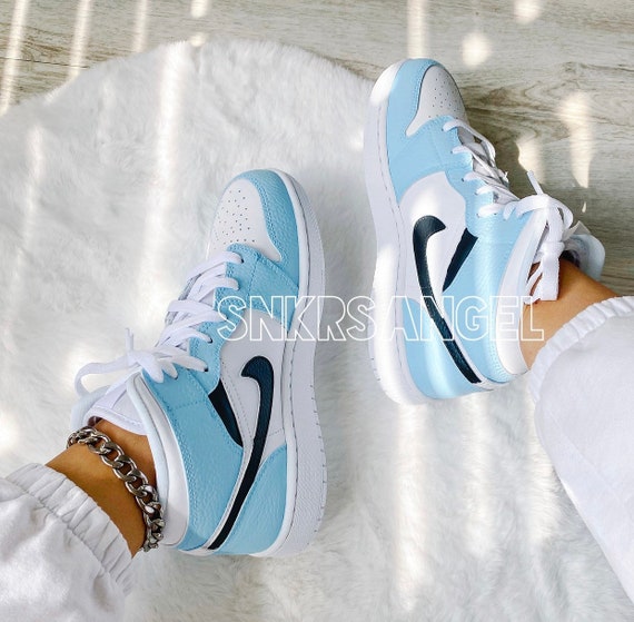 Nogle gange nogle gange pengeoverførsel korroderer Blue Custom Air Jordan 1 Mid Nike Womens Sneaker Black - Etsy