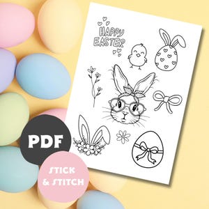 Könnte beinhalten: Schwarz-weiße druckbare Ostersticker mit einem Hasen mit Brille, einem Küken, einem Ei mit Schleife und einem Blumenarrangement. Der Text "Frohe Ostern" ist enthalten.