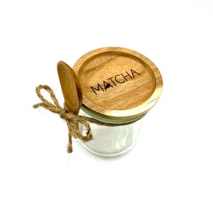 Matcha Tea Storage Container • Glass Matcha Jar with Acacia Wood Lid & Wood Spoon • Engraved Matcha Jar • Matcha Tea • Handmade Gift