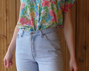 Vintage 1980s Floral Button Up Blouse Women's M 80s Short Sleeve Collared Shirt Funky Groovy Flower Print Spring Sustainable Thrift Top