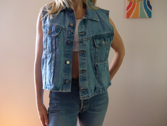 Womens Size M - L Boxy Fit Vintage Denim Vest Tru… - image 1