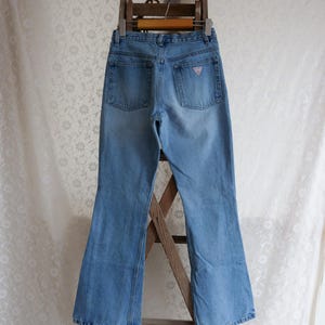 Jean Guess Authentique Bleu Délavé - Taille 27, Jambes évasées, Coupe Regular - Occasion Très Bon état