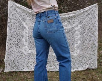 Vintage Distressed Denim Wrangler Jeans, Unisex Size M W32 L33