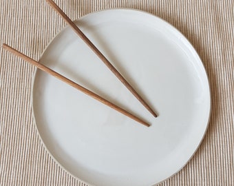 Essteller mit weißem Ton und weißer Glasur, für das tägliche Mittagessen oder Abendbrot